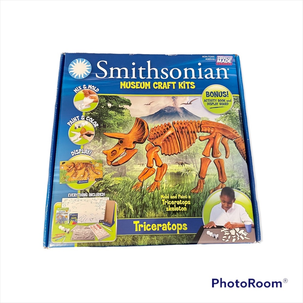 Smithsonian Museum Craft Kit- Build a Triceratops